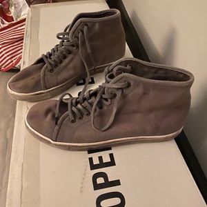 FREE PEOPLE DISTRESSED PURPLE SNEAKERS - SZ 39